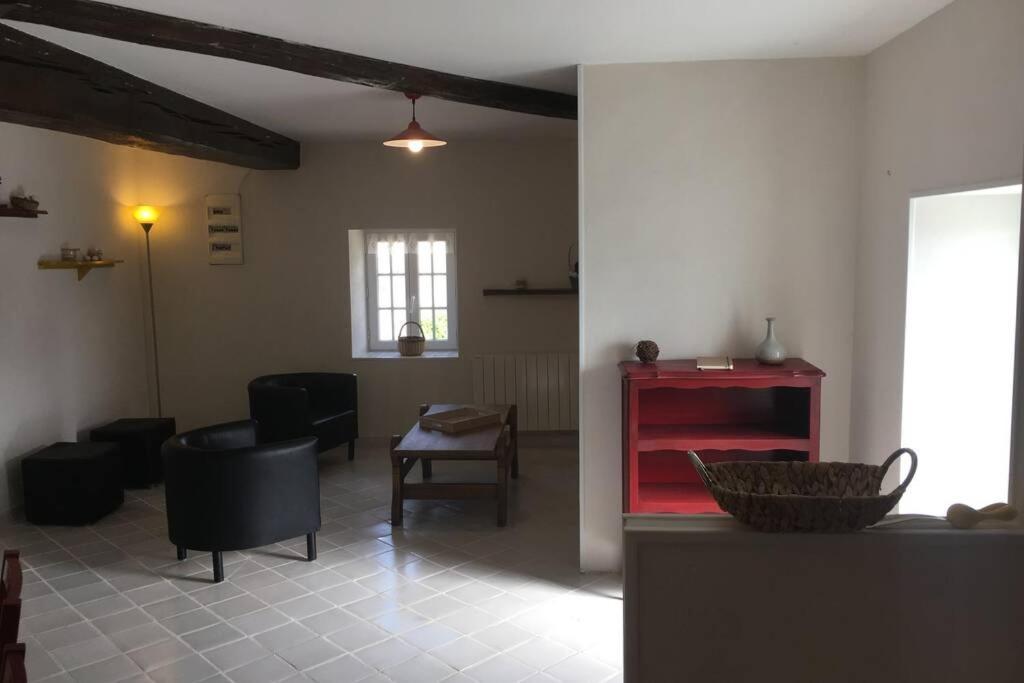 Logement Independant Le Poulailler Proche Guedelon Treigny Exteriör bild